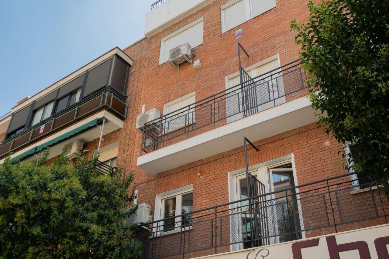 Atico Reformado En Madrid Rio Alquiler Temporal Apartment Exterior foto